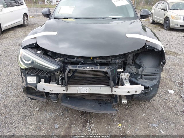 Alfa Romeo Stelvio Ti Lusso Awd