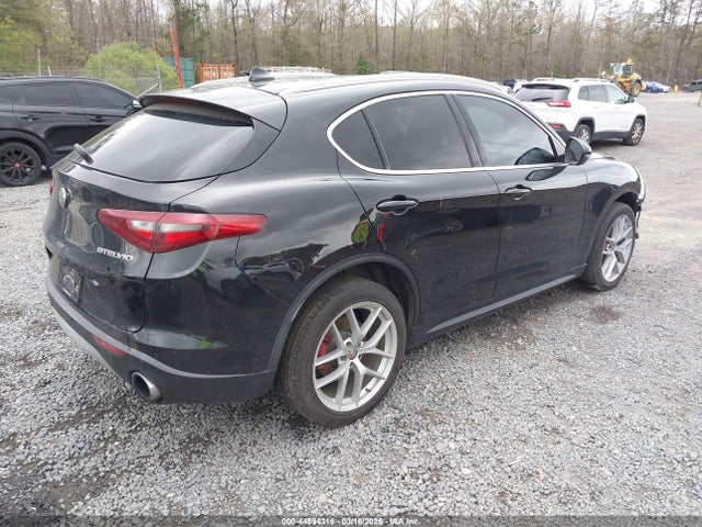 Alfa Romeo Stelvio Ti Lusso Awd