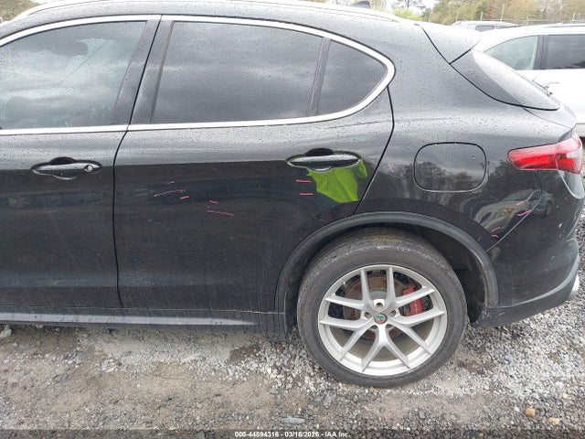 Alfa Romeo Stelvio Ti Lusso Awd