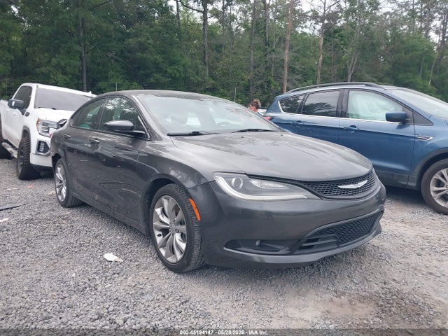 Salvage Chrysler 200 Image