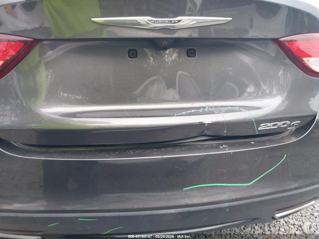 Chrysler 200 S