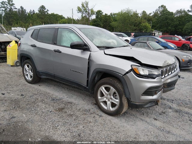 Salvage Jeep Compass Image