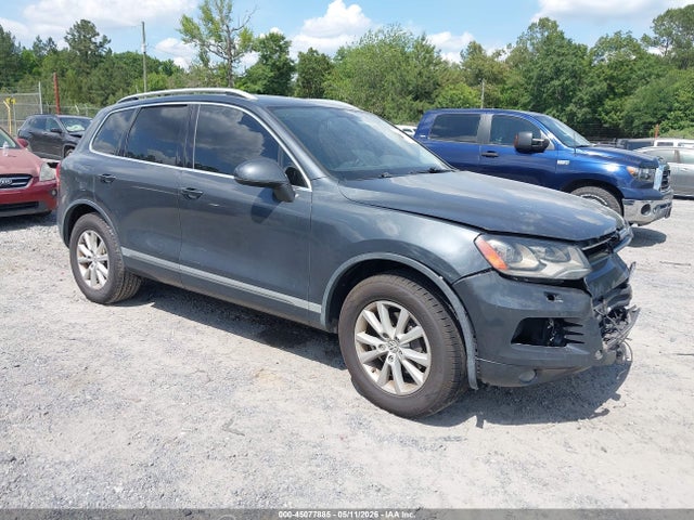 Salvage Volkswagen Touareg Image