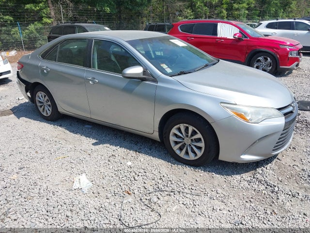 Salvage Toyota Camry Image