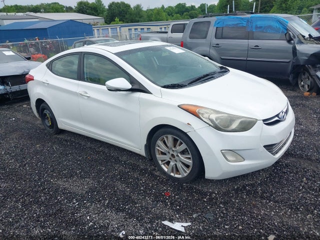 Salvage Hyundai ELANTRA Image