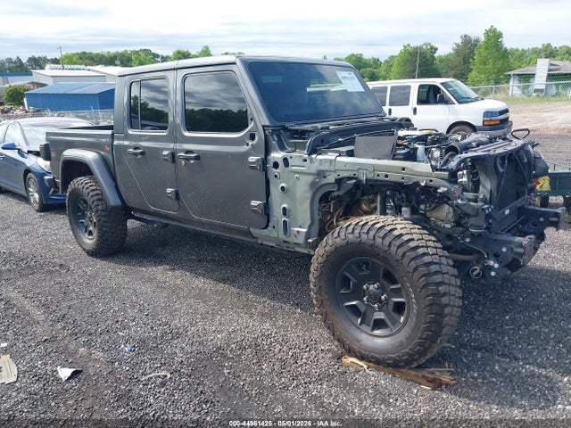 Salvage Jeep Gladiator Image