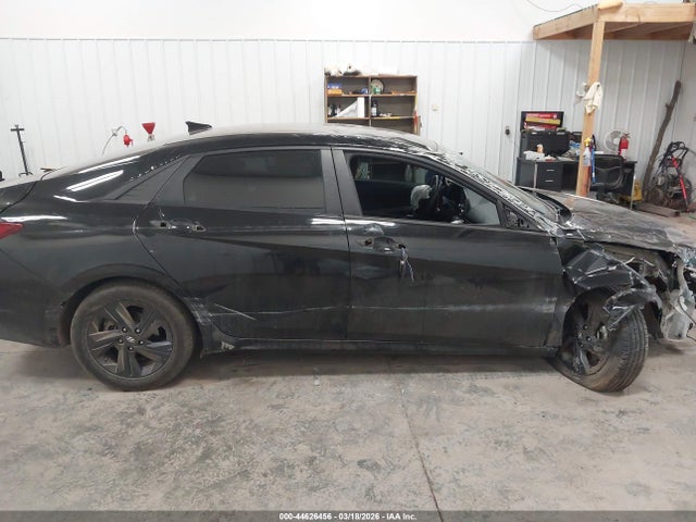 Hyundai ELANTRA Sel