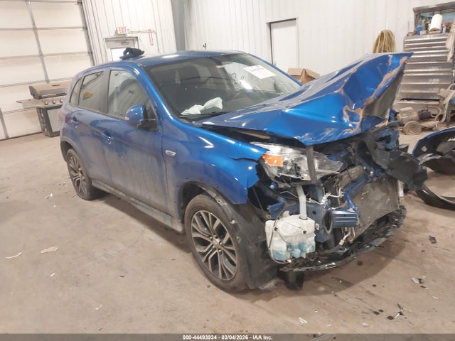 Salvage Mitsubishi Outlander Image