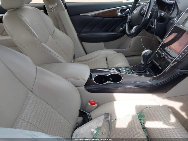INFINITI Q50 Sport
