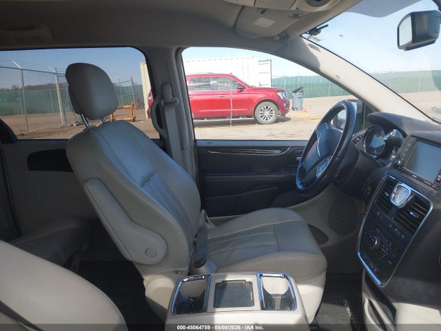Chrysler Town & Country Touring