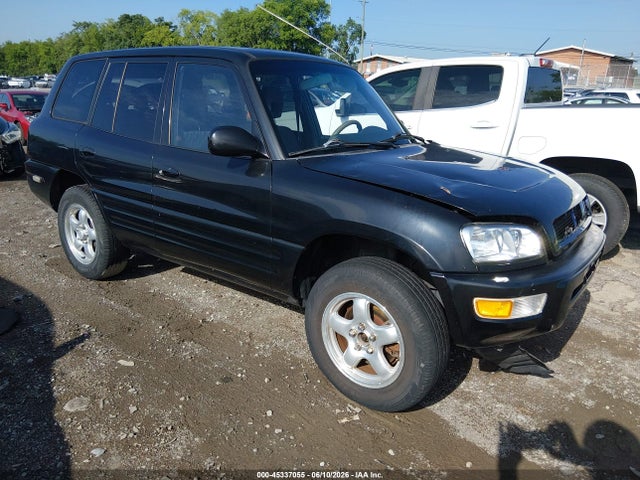 Salvage Toyota RAV4 Image