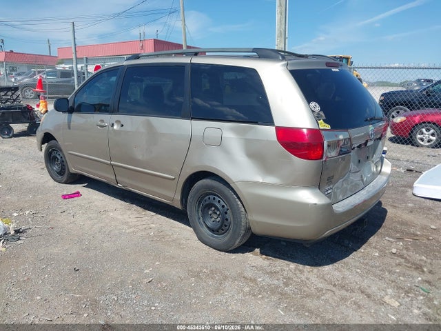 Toyota Sienna Le