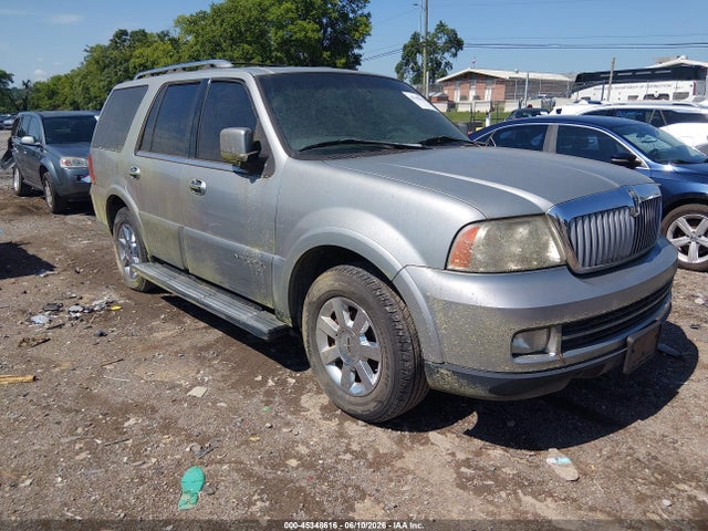 Salvage Lincoln Navigator Image