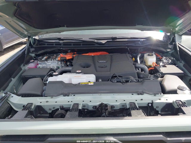 Toyota Tundra Limited Crewmax 6.4' Bed