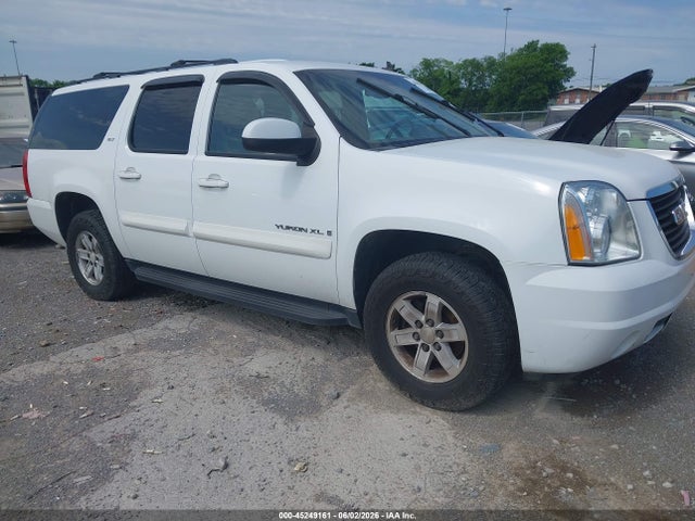 Salvage GMC Yukon Image