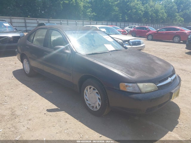 Salvage Nissan Altima Image