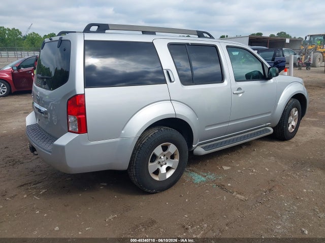 Nissan Pathfinder S