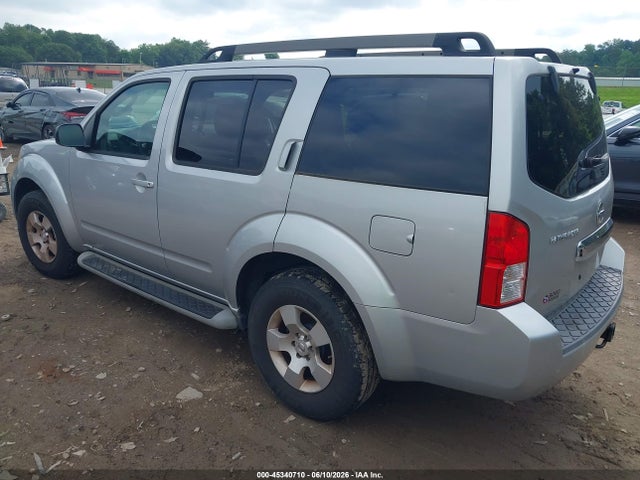 Nissan Pathfinder S