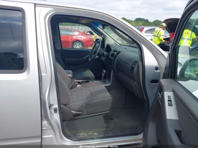 Nissan Pathfinder S