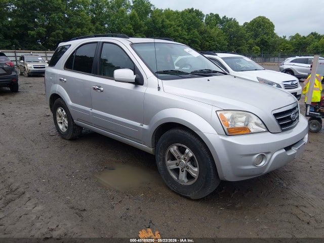 Salvage Kia Sorento Image