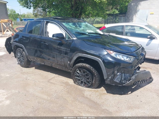Salvage Toyota RAV4 Image