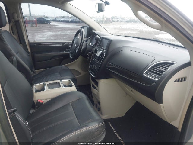 Chrysler Town & Country Touring