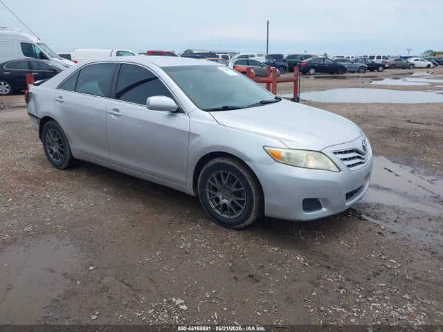 Salvage Toyota Camry Image