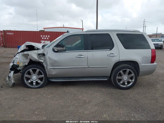 Cadillac Escalade Standard