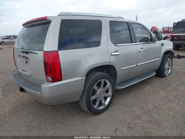 Cadillac Escalade Standard