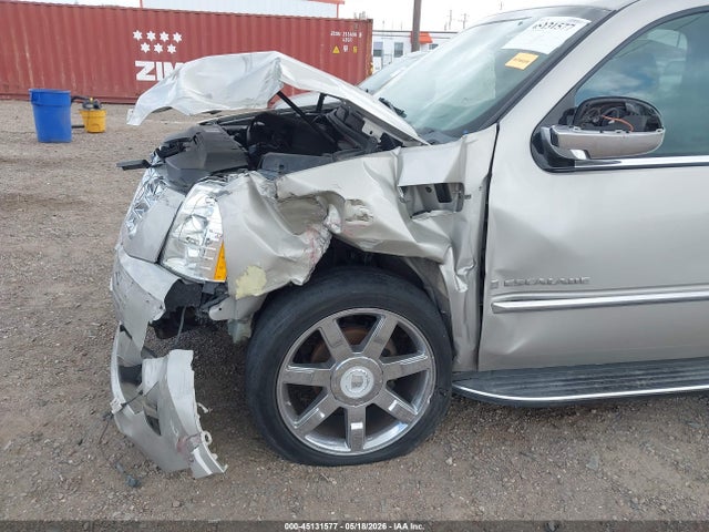Cadillac Escalade Standard