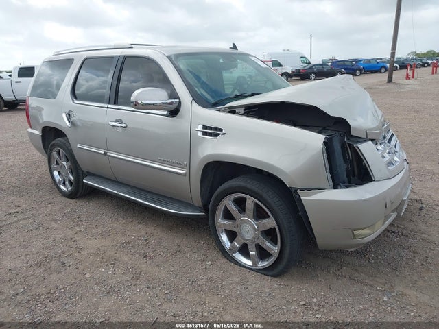 Salvage Cadillac Escalade Image