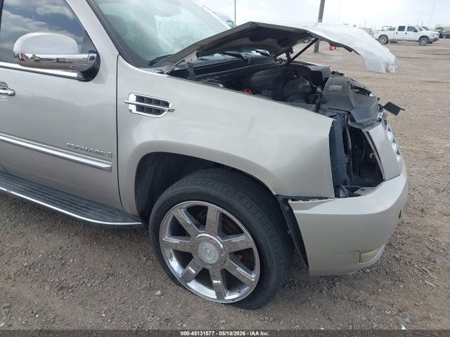 Cadillac Escalade Standard