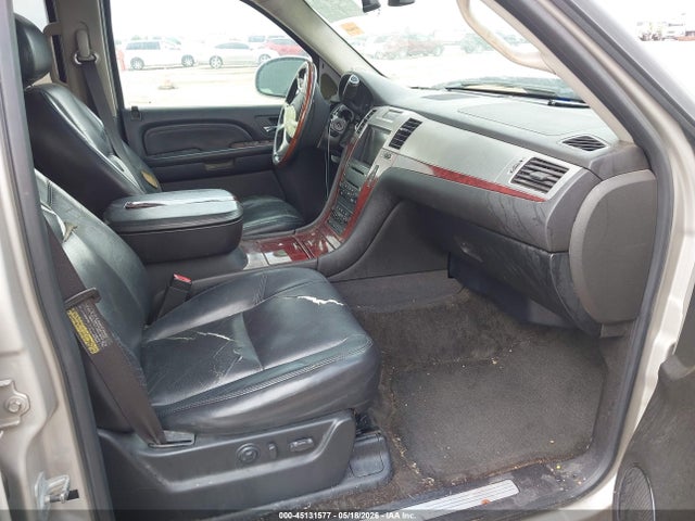 Cadillac Escalade Standard