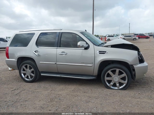 Cadillac Escalade Standard