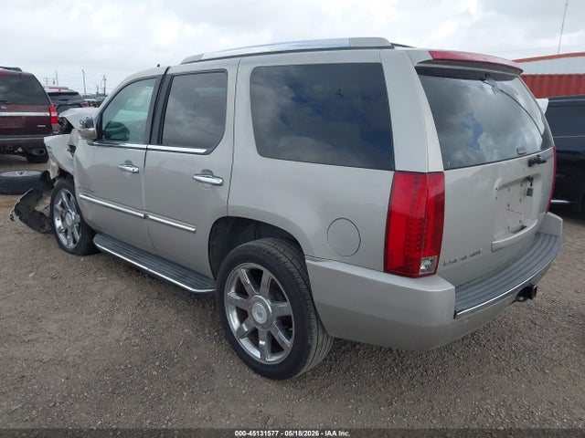 Cadillac Escalade Standard