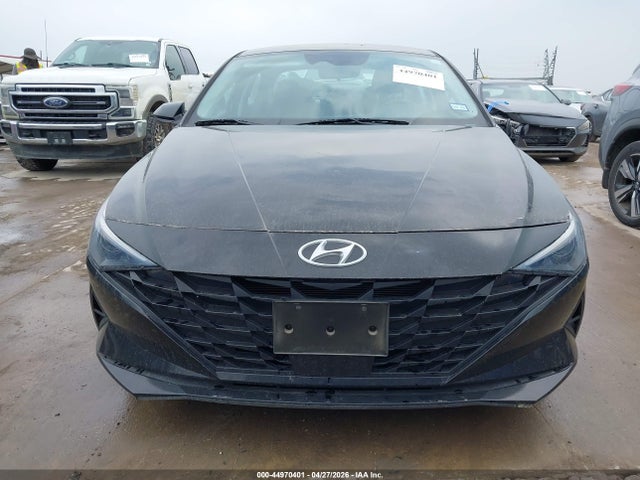 Hyundai ELANTRA Sel