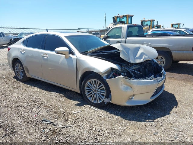 Salvage Lexus Es Image