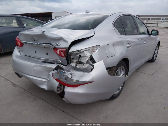 INFINITI Q50 Premium