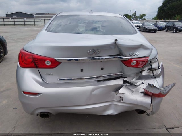INFINITI Q50 Premium