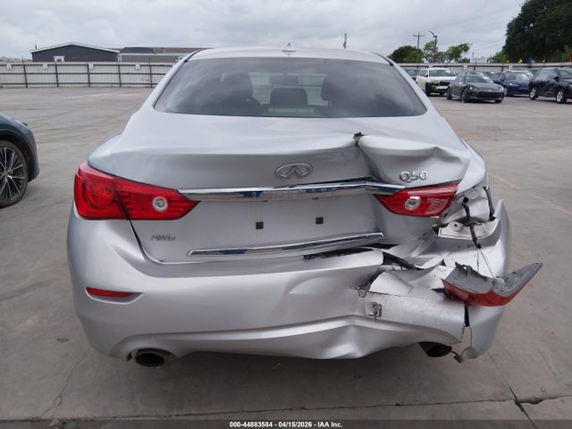 INFINITI Q50 Premium