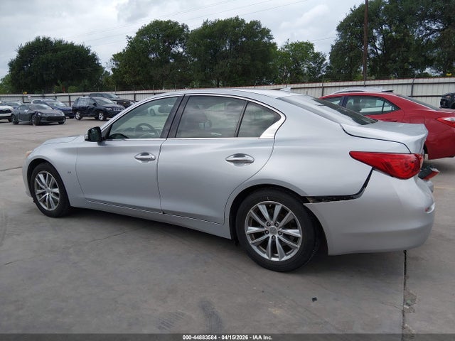 INFINITI Q50 Premium