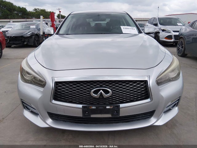 INFINITI Q50 Premium