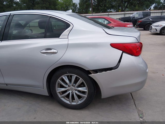 INFINITI Q50 Premium