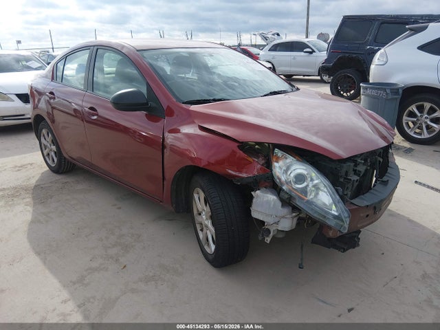 Salvage Mazda Mazda3 Image