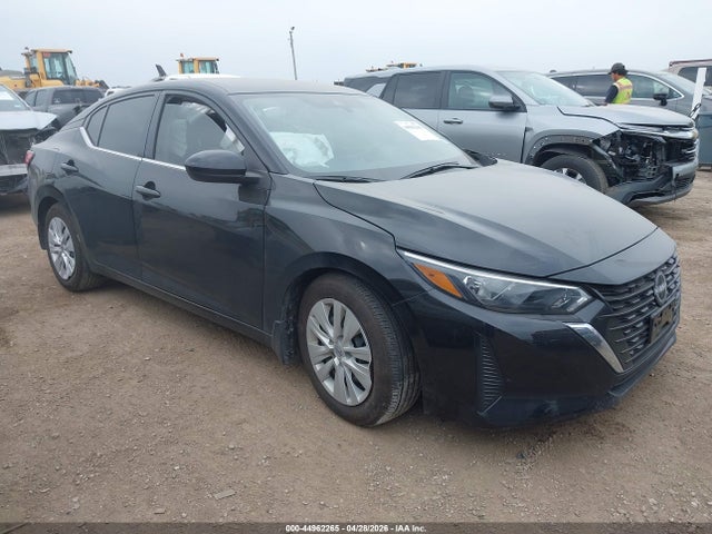 Salvage Nissan Sentra Image