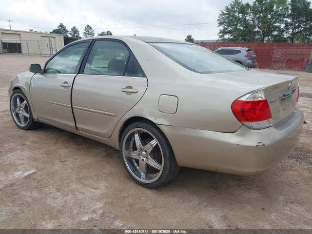 Toyota Camry Le