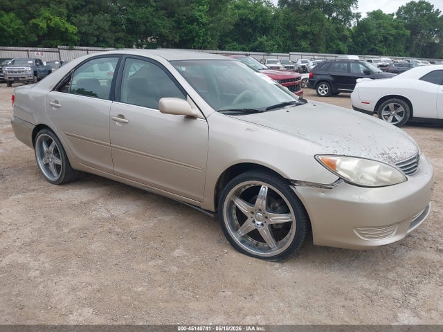 Salvage Toyota Camry Image