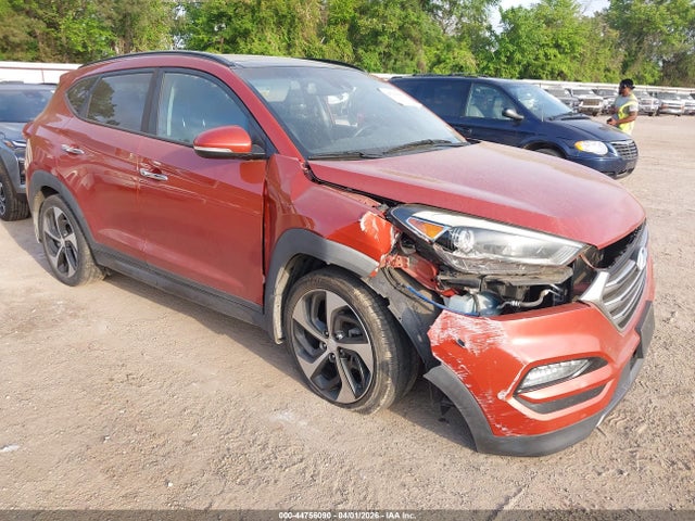 Salvage Hyundai TUCSON Image