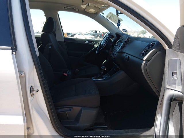 Volkswagen Tiguan S