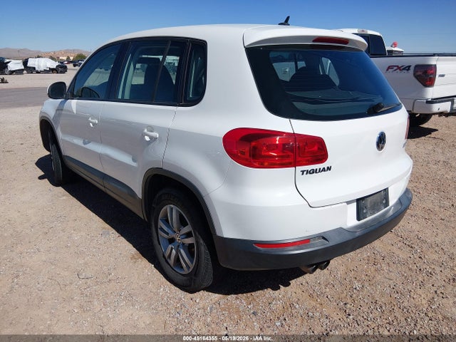 Volkswagen Tiguan S